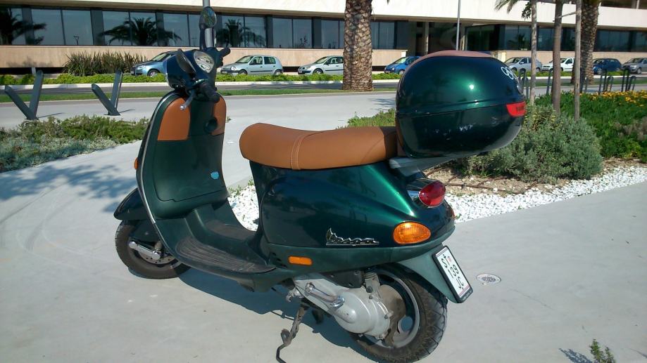 Piaggio Vespa ET2 50 Prvi Vl. Garaziran, 2001 God.