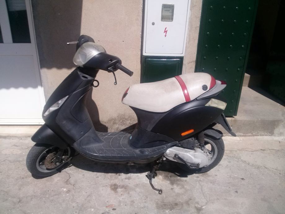 Piaggio Zip  49 cm3, 2004 god.