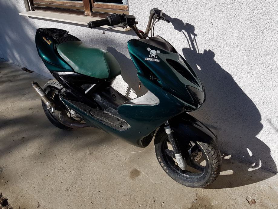 Yamaha aerox 70 cm3, 2003 god.