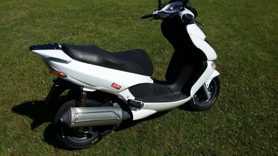 Aprilia Leonardo 150 4t 150 cm3 regan godinu dana, 2003 god.