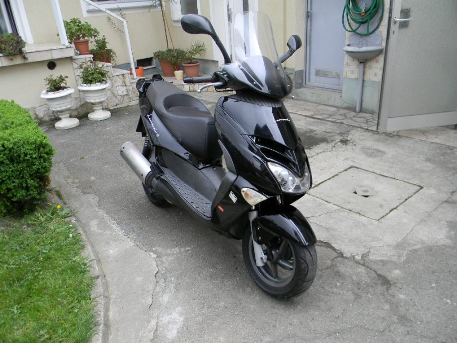 Aprilia leonardo 150 st 151 cm3, 2002 god.