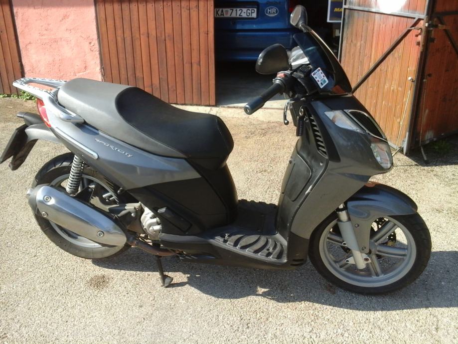 Aprilia Sportcity 250i.e., 2007 god.