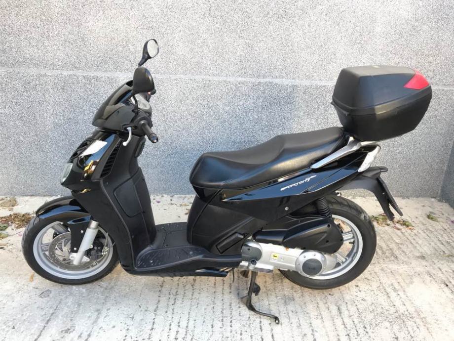 Aprilia sportcity cube 300 описание скорость