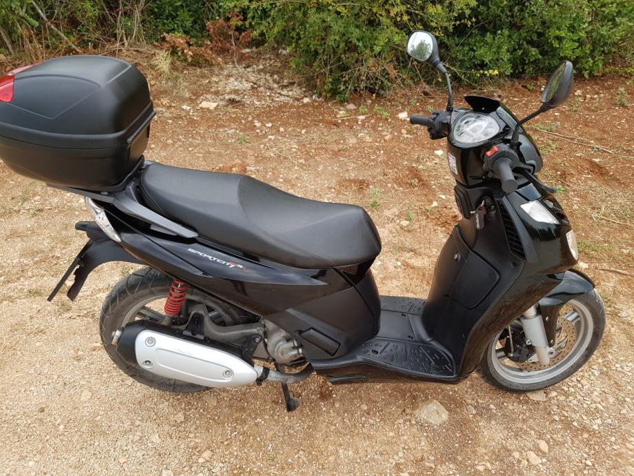 Aprilia sportcity cube 300 описание скорость