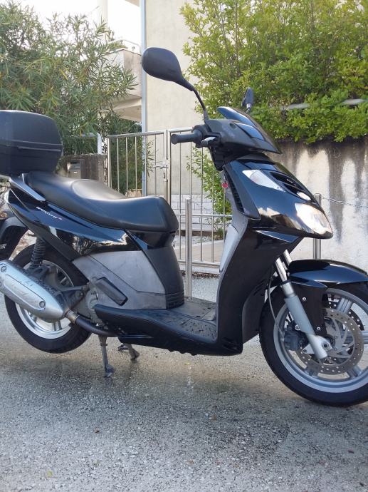 Aprilia sportcity cube 300 описание скорость