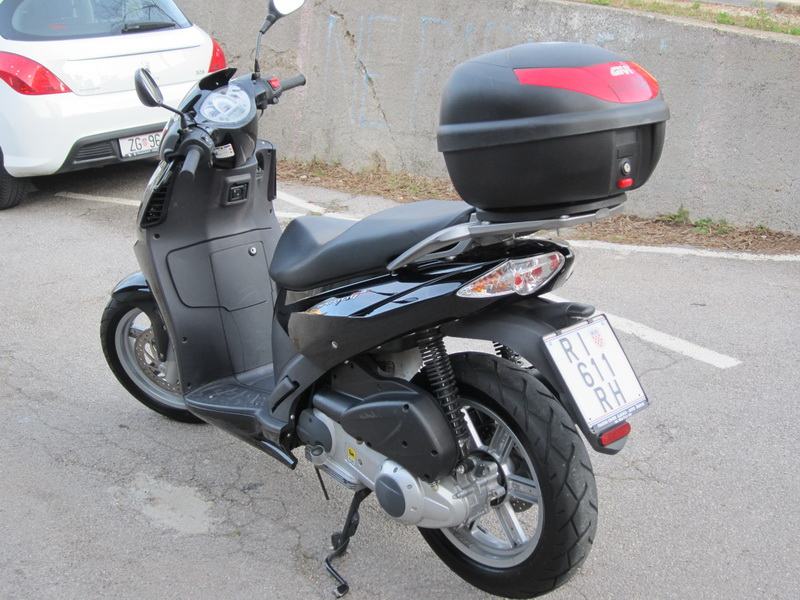 Aprilia sportcity cube 300 описание скорость