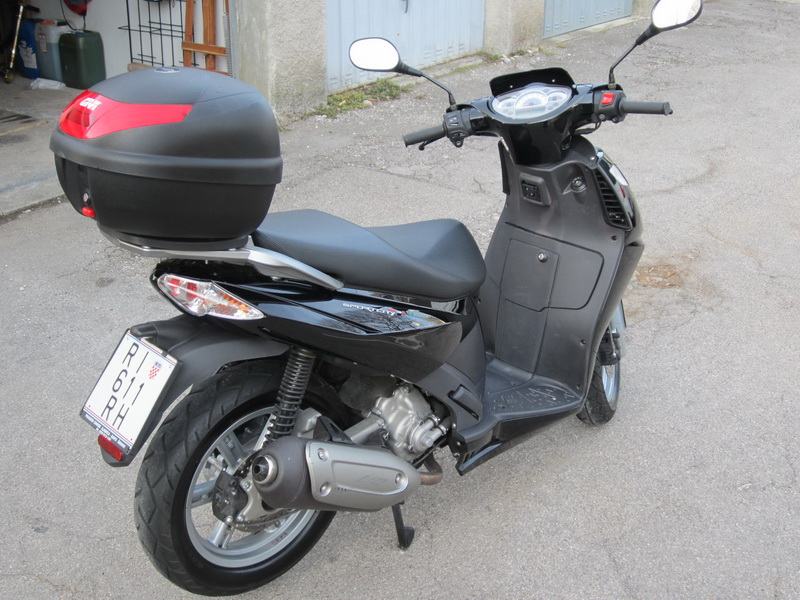 Aprilia sportcity cube 300 описание скорость