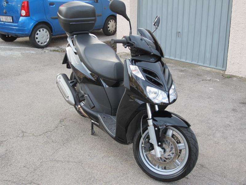 Aprilia sportcity cube 300 описание скорость