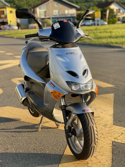 aprilia sr 150 2t