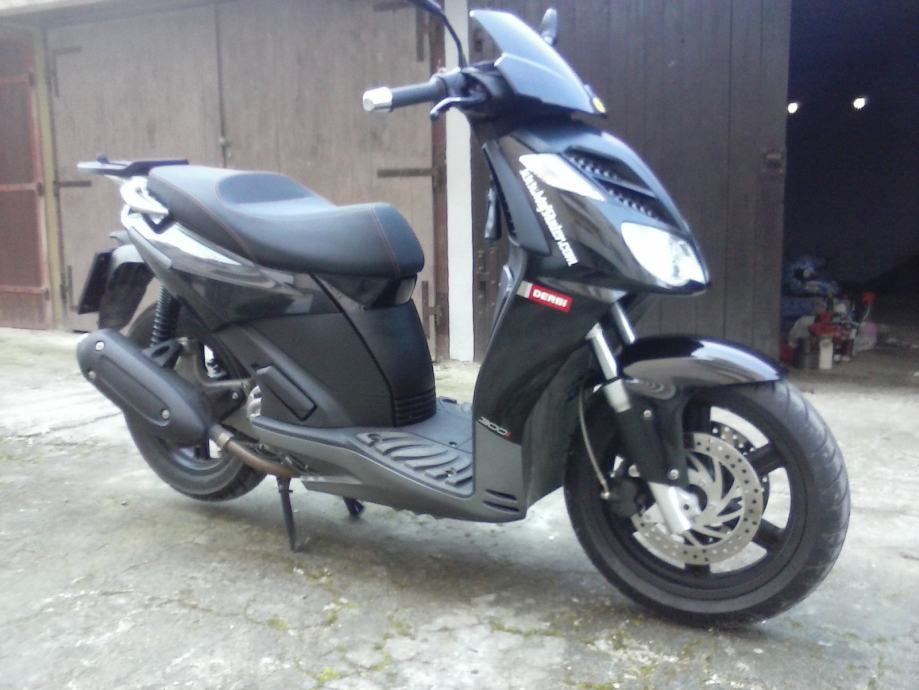 Derbi Rambla 300 ie (Aprilia Sportcity), 2010 god.