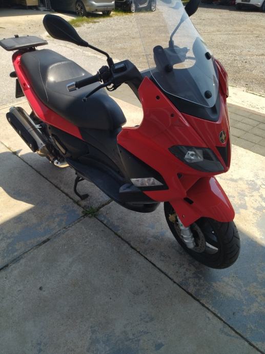 Gilera  500 cm3, 2012 god.