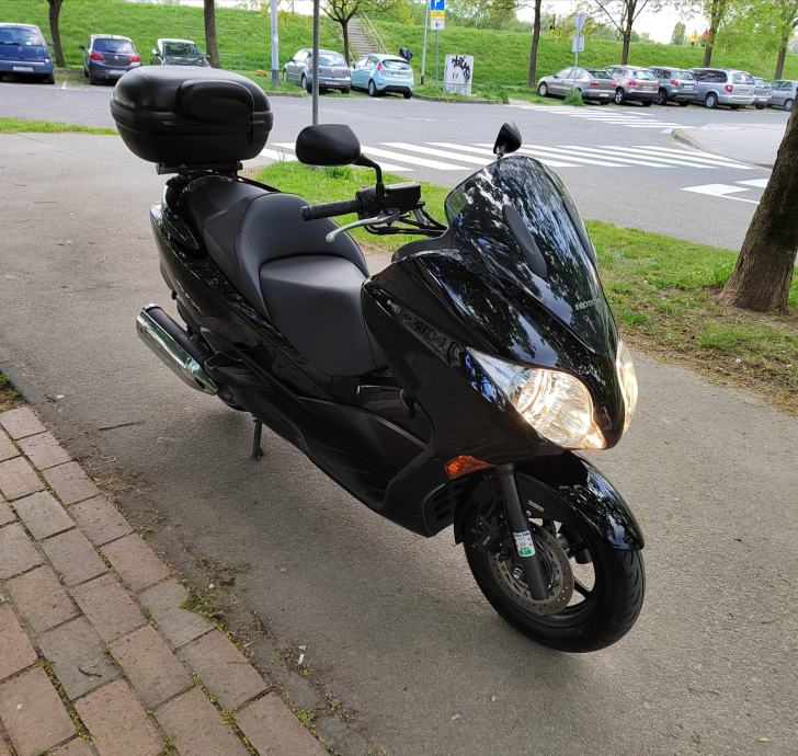 HONDA FORZA NSS 250ie,ABS,CBS*TOP STANJE*ZIMSKA CIJENA*, 2010 god.