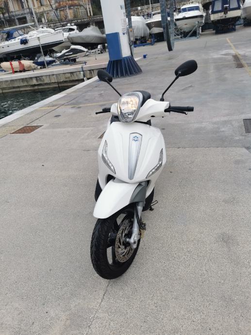 Piaggio Bevely  350 cm3, 2013 god.