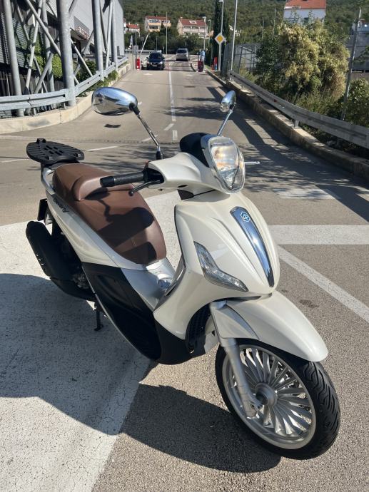 PIAGGIO BEVERLY 300 AKCIJA!, 2011 god.