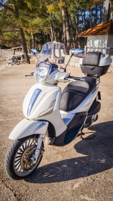 Piaggio Beverly Tourer 300 i.e., 2010 god.