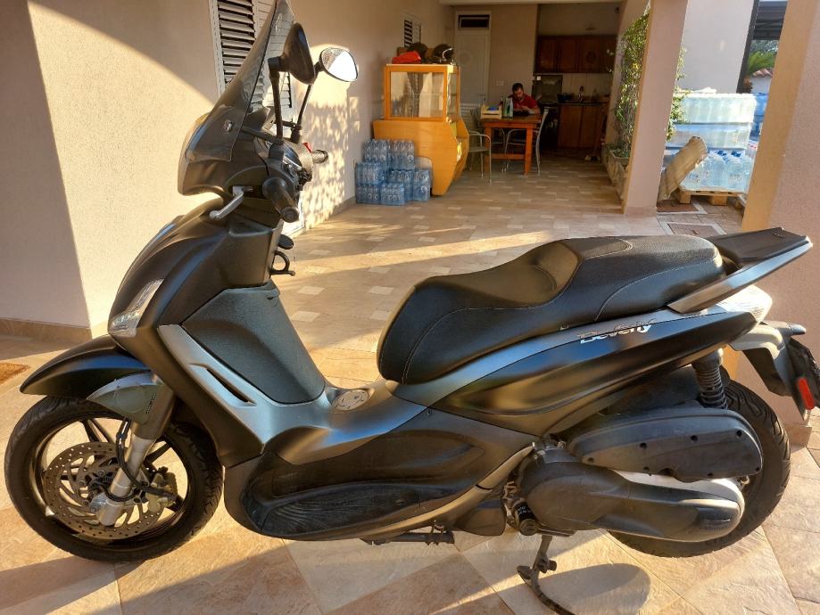 Piaggio Beverly 350 cm3, 2017 god.