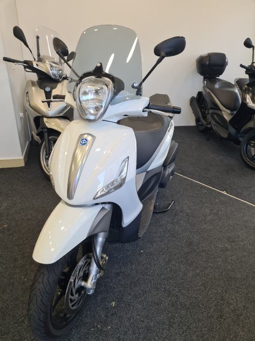 Piaggio Beverly 350, 2015 god.