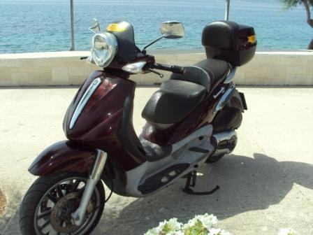 Piaggio BEVERLY 500 cm3     12rata x 1480kn,  ZAMJENA za MP3, 2003 god.