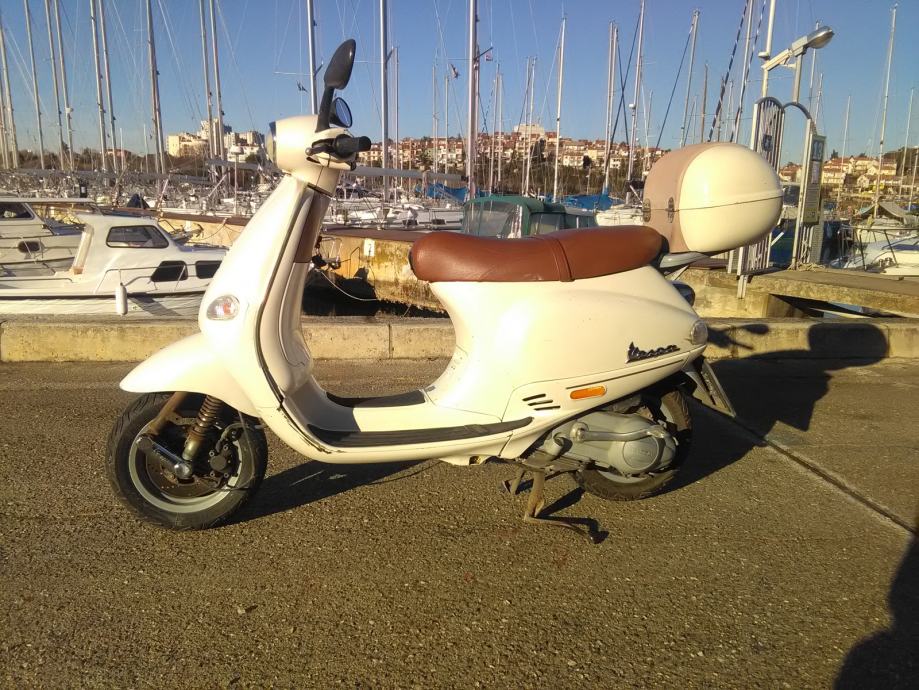 Piaggio Vespa et4 150 cm3, 2001 god.