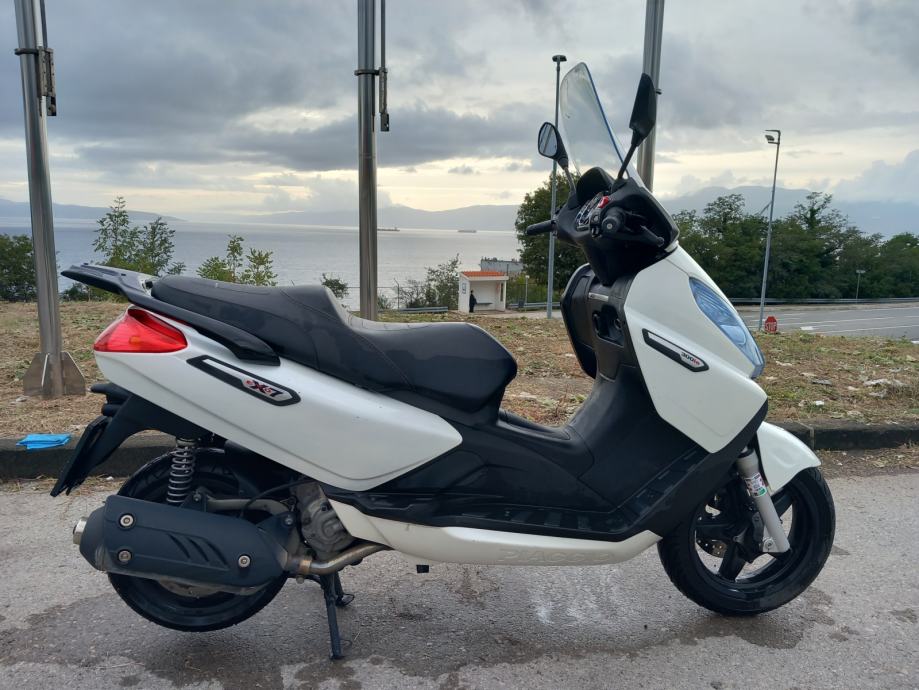 Piaggio X7 300 278 cm3, 2010 god.