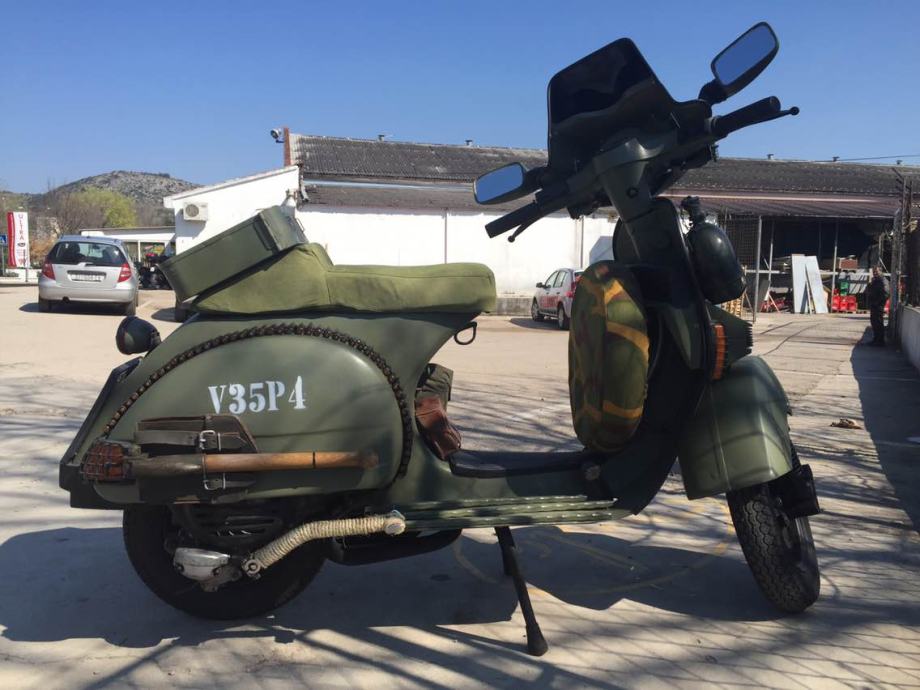 Vespa military style, 1990 god.