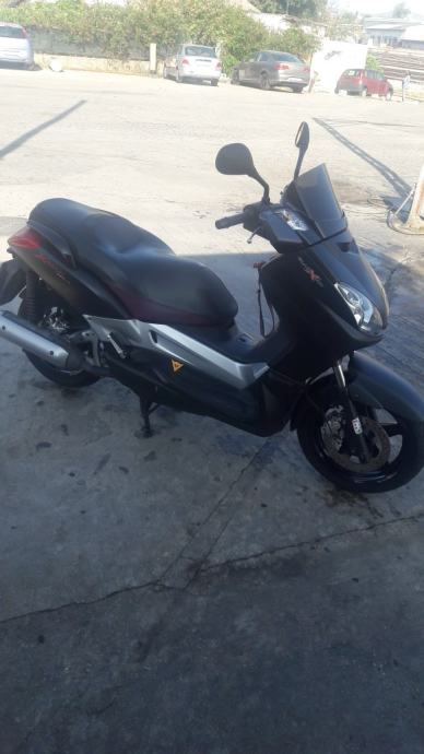 Yamaha Xmax 250 cm3 black max, 2009 god.