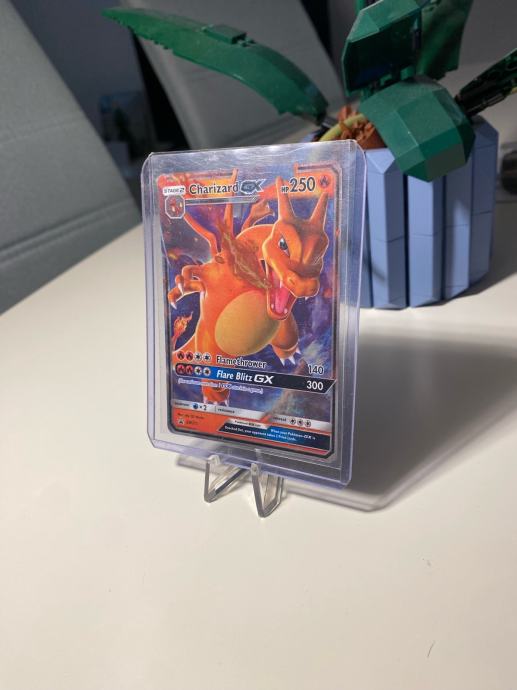 Pokemon karta Charizard GX