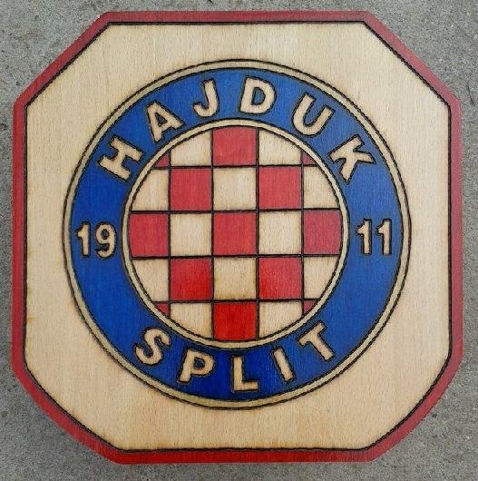 Grb Hajduk ručni rad,paljeno u drvetu,lakirano