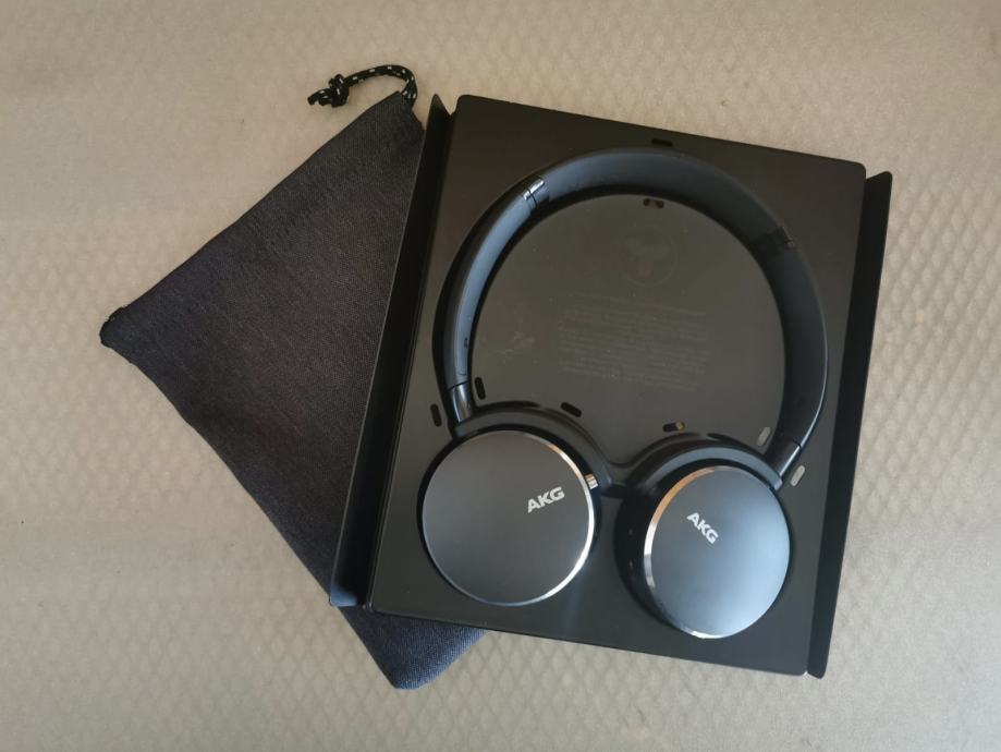 AKG Harman Y500