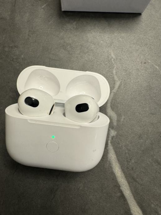 Punjačairpods 3