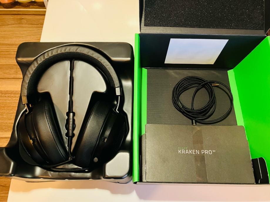 RAZER KRAKEN V2 PRO GAMING SLUSALICE!