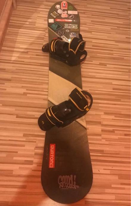 PRILIKA SNOWBOARD BURTON CASCADE 162 vezovi Burton mission torba