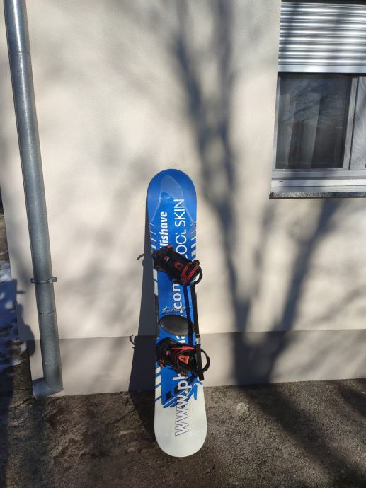 Snowboard Nidecker  165cm Daska i Vezovi    100 eur.