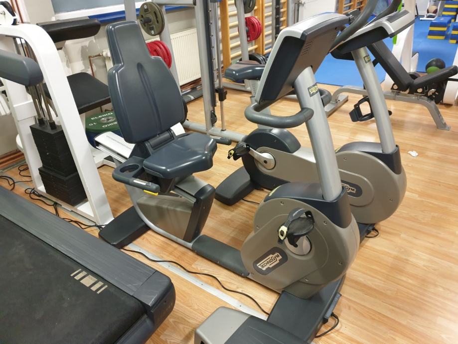 Technogym excite 700 ležeći bicikl