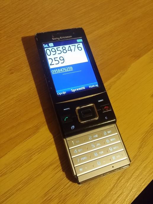 sony ericsson hazel j20i odličan