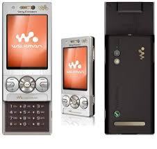 Sony Ericsson W705 sa punjačem radi na sve kartice