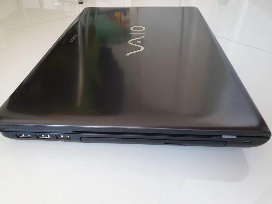 Как поменять петли на ноутбуке sony vaio 71211