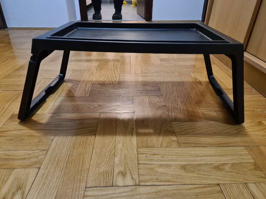 IKEA Stol / Posluzavnik za krevet crni Klipsk 56x36x26