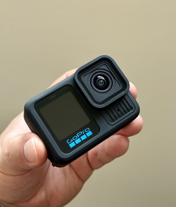 GoPro Hero 13 black + puno opreme