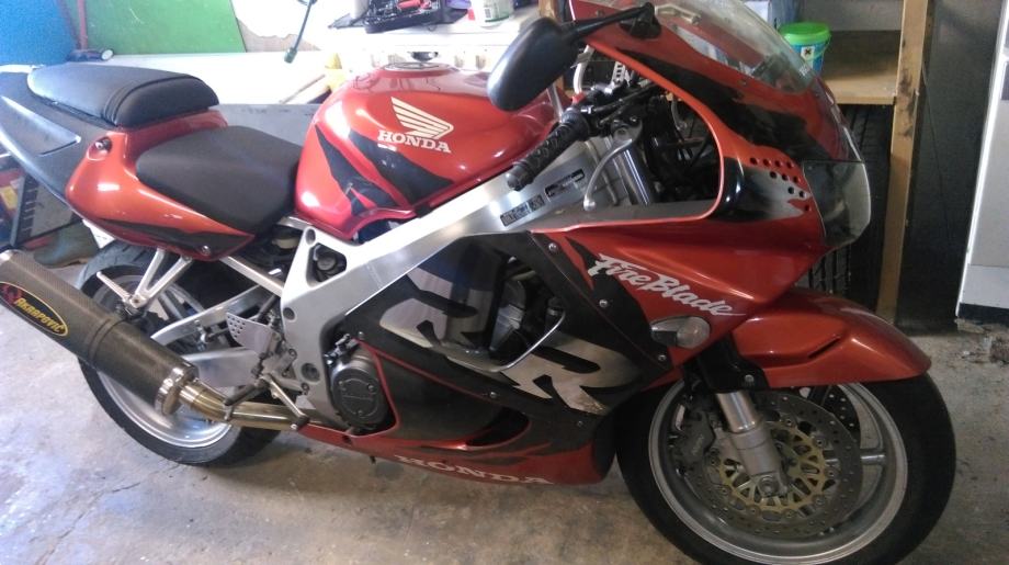 Honda cbr 919 fireblade