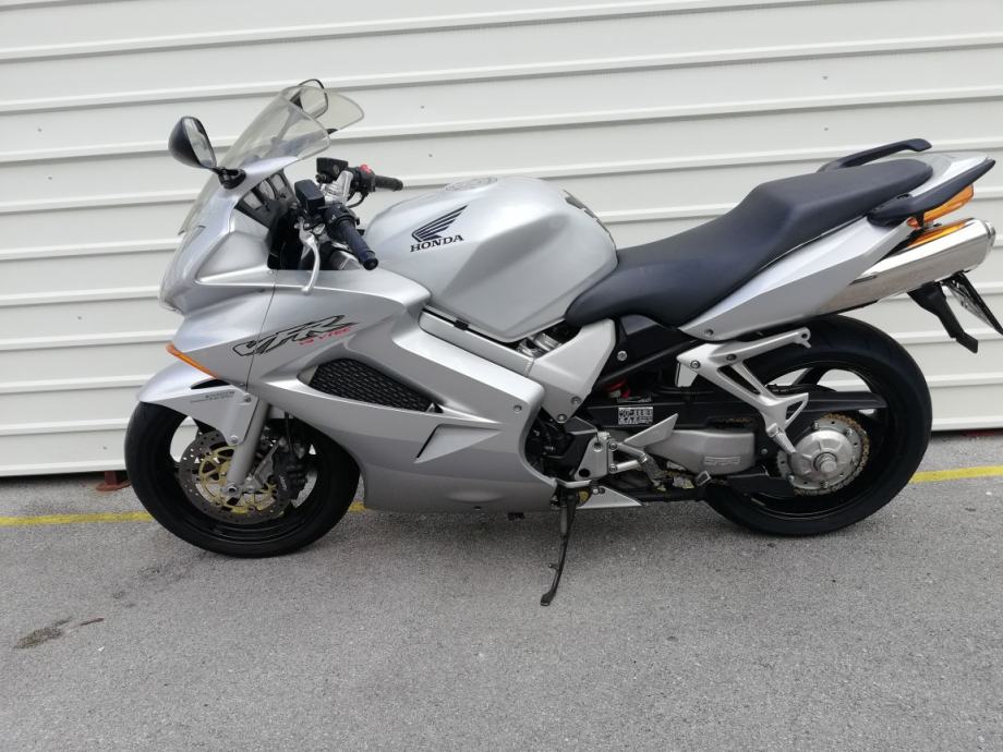 Honda vfr 800 2003