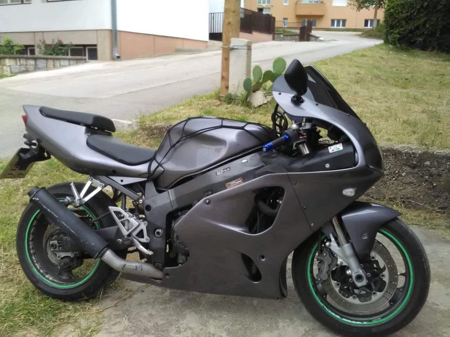 Kawasaki Zx7r  900 cm3, 2000 god.