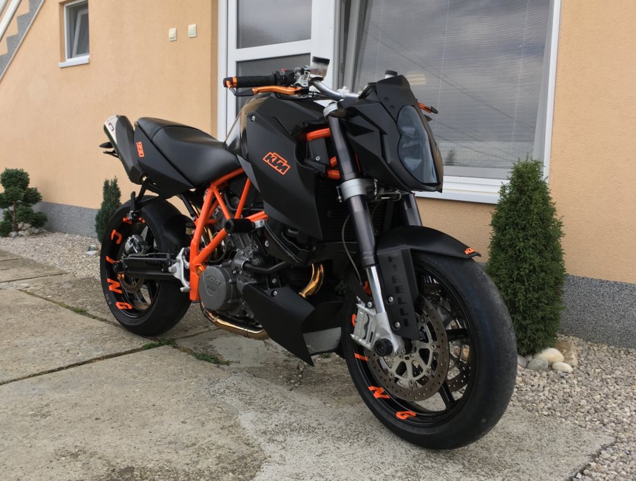 KTM 990 super Duke r