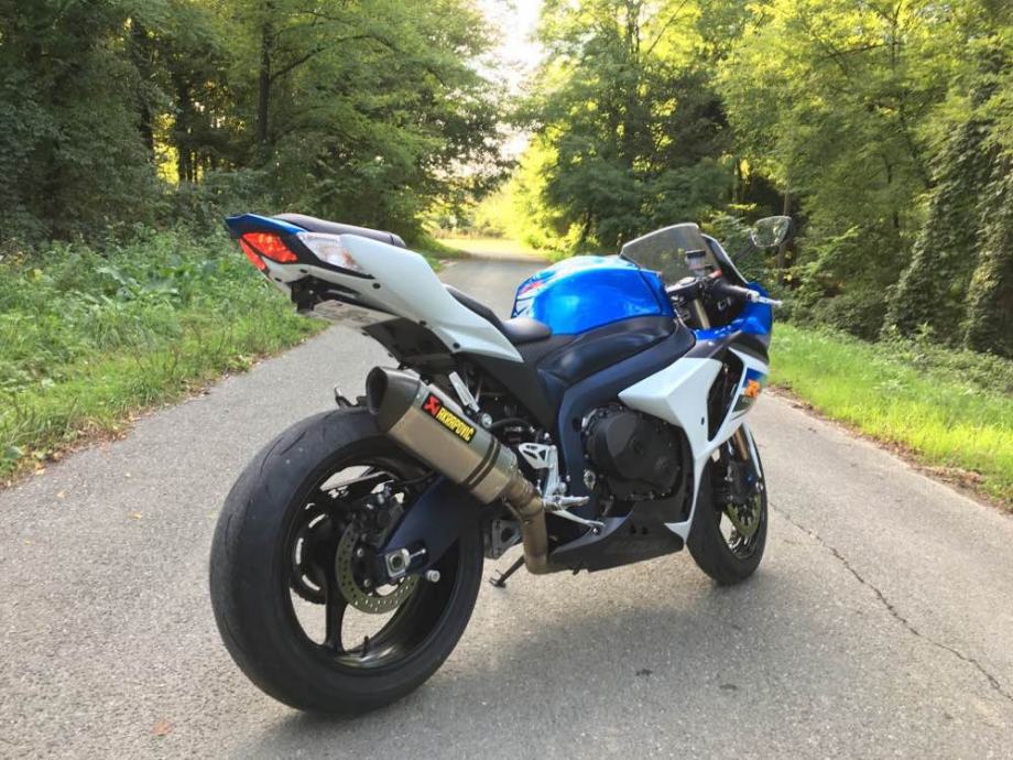 Suzuki GSXR 1000 L1, 2011 god.