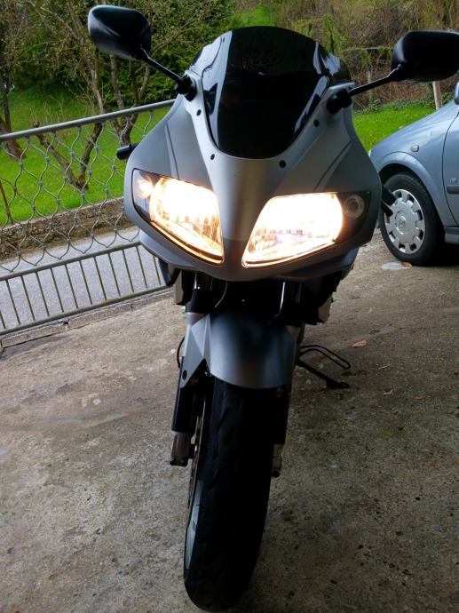 Suzuki sv 1000s.Servis, top stanje. HITNO,3000e fixno. Do Božića., 2005 god.