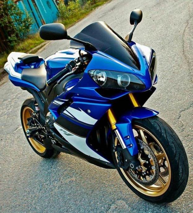 Yamaha R1 1000 cm3, 2007 god.