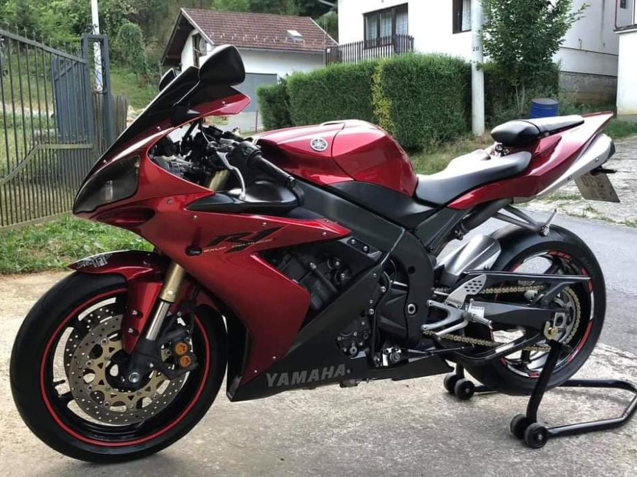 Yamaha R1 999 cm3, 2005 god.