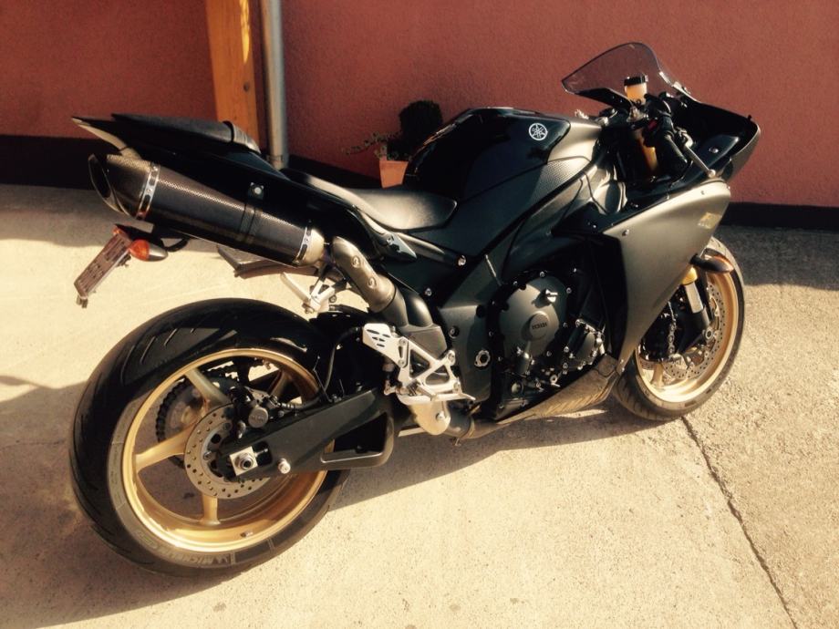 Yamaha YZF-R1 Big Bang Rn22, 2009 god.