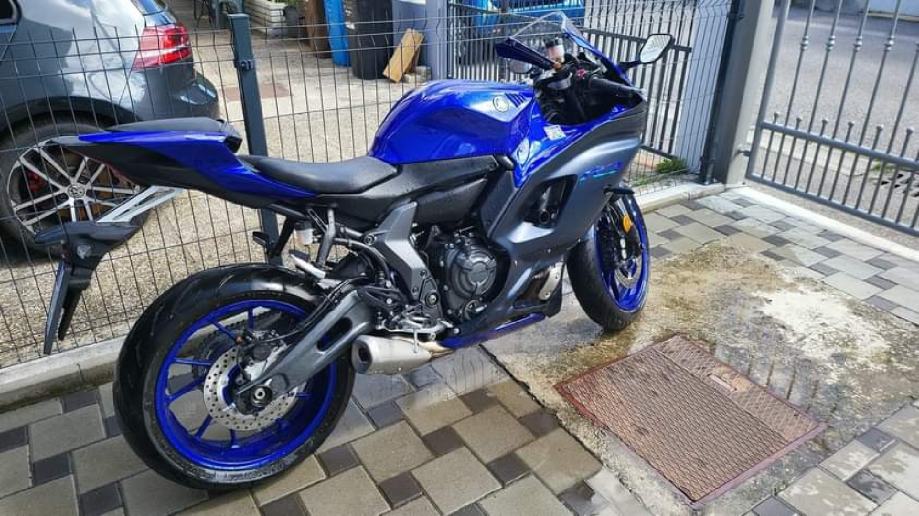 Yamaha YZF690 689 cm3, 2022 god.