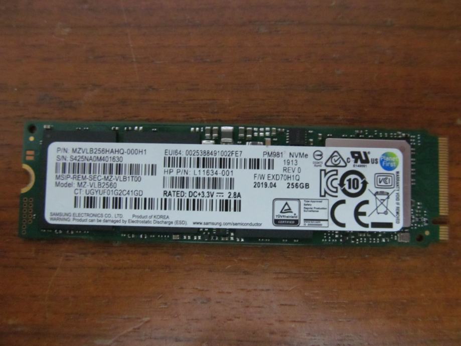 SAMSUNG SSD - 256 GB - SSD 6/13 - 21.12.2024.